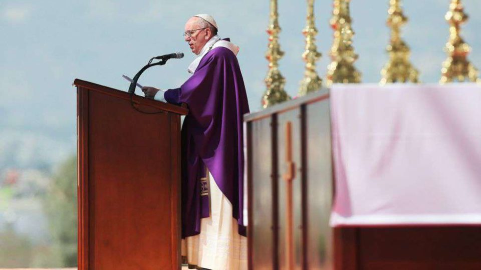 Papa fala sobre o perigo de viver as três tentações: da riqueza, da vaidade e do orgulho