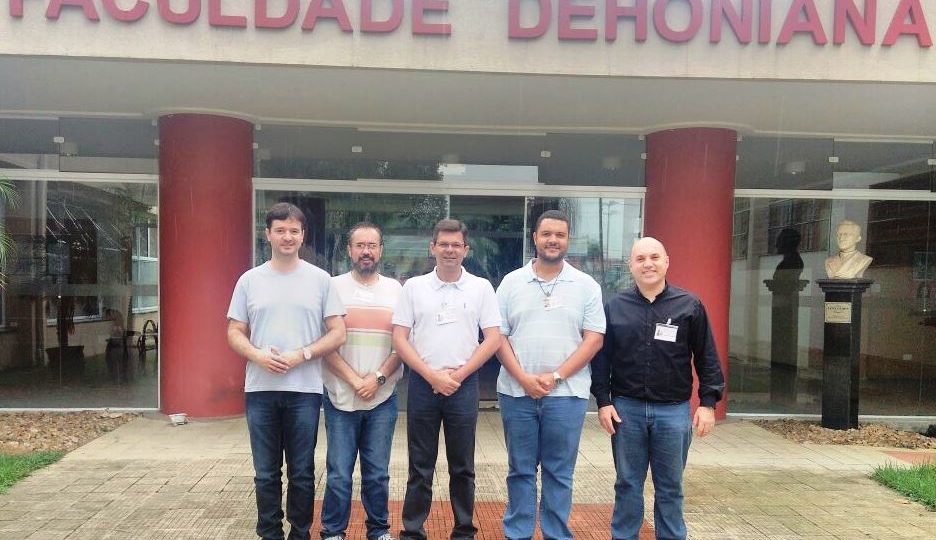 Diocese envia padres para curso de formadores