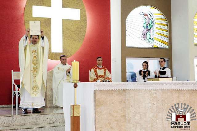 Paróquia Sagrada Família recebe Padre Renato Gonçalves