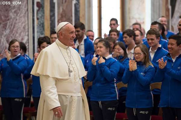 Esporte difunde cultura do encontro e solidariedade, diz Papa