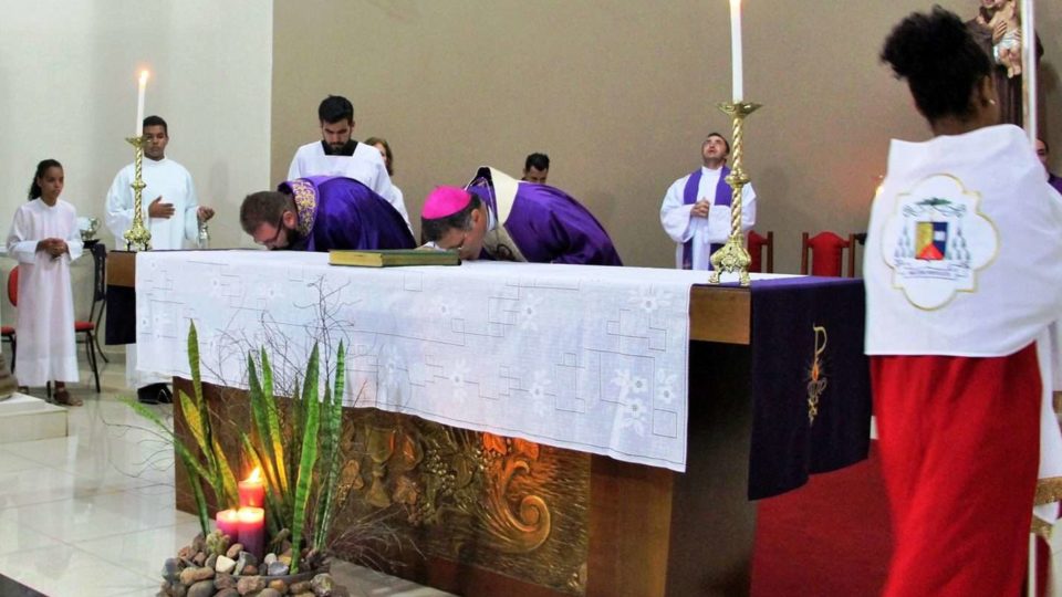 Padre Ricardo assume Paróquia Santo Antônio de Pádua em Gavião Peixoto