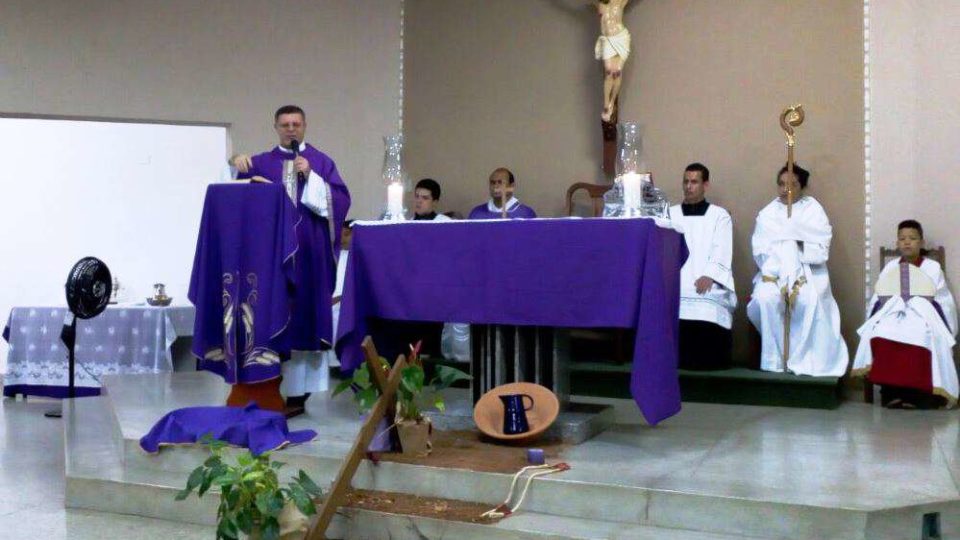 DOM PAULO CEZAR COSTA VISITA PARÓQUIA NOSSA SENHORA DA ROSA MÍSTICA PELA PRIMEIRA VEZ