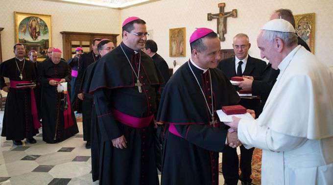 Papa Francisco reza por pronta canonização de Dom Romero, diz Bispo salvadorenho