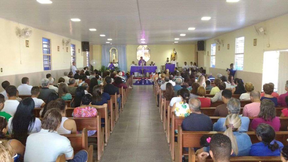 Bispo visita pela primeira vez a Paróquia Nossa Senhora do Vale