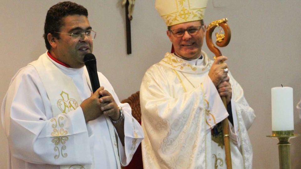 DOM PAULO CELEBRA A NOVENA DE NOSSA SENHORA DE FÁTIMA EM ARARAQUARA