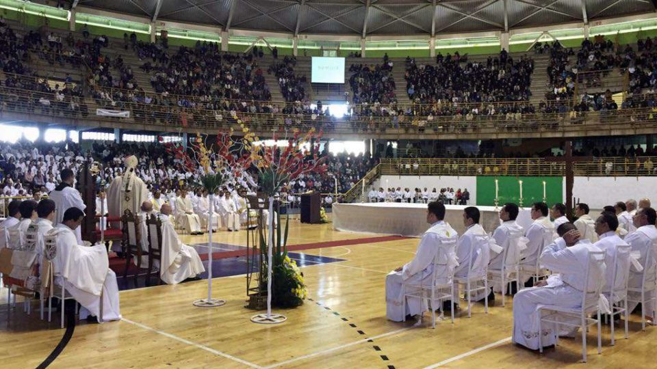 Celebração de Corpus Christi reúne milhares de fiéis em São Carlos