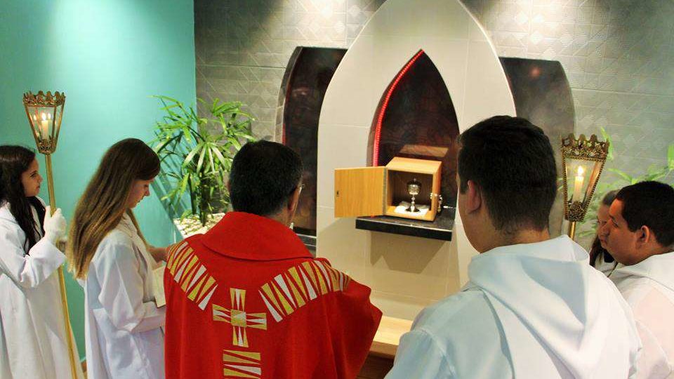 Dom Paulo inaugura Capela do Santíssimo da Comunidade Nossa Senhora de Lourdes em Araraquara