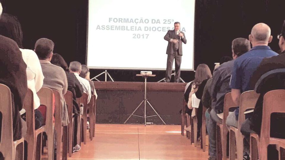 “Não quero uma Igreja de senhores”, afirma Bispo.