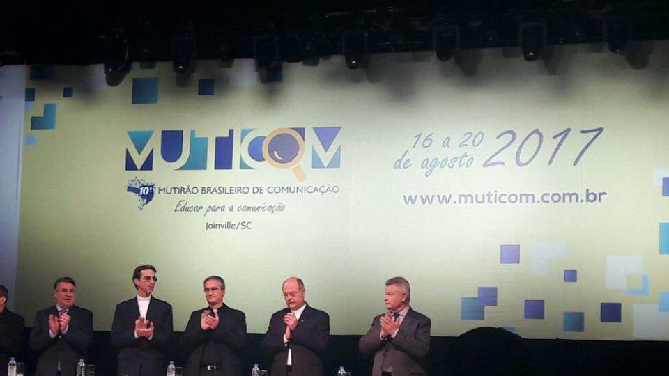 “O Brasil se encontra em Joinville para refletir Comunicação” – Afirma Dom Darci na abertura do Muticom em Joinville