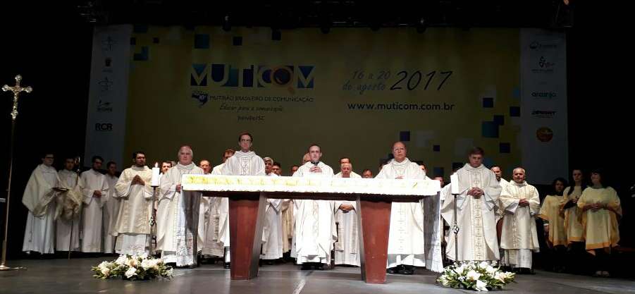 Celebração Eucarística abre manhã de trabalhos no 10° Mutirão Brasileiro de Comunicação