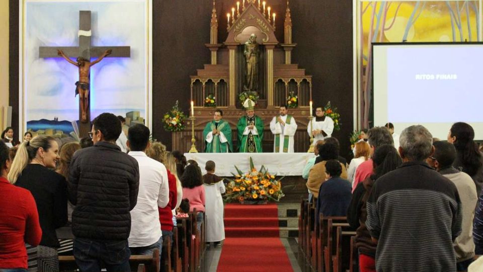 Dom Paulo Cezar preside missa festiva na Matriz de São Francisco de Assis em Brotas