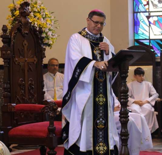 Dom Paulo na Catedral de São Carlos: “Maria é o modelo da Igreja em saída”