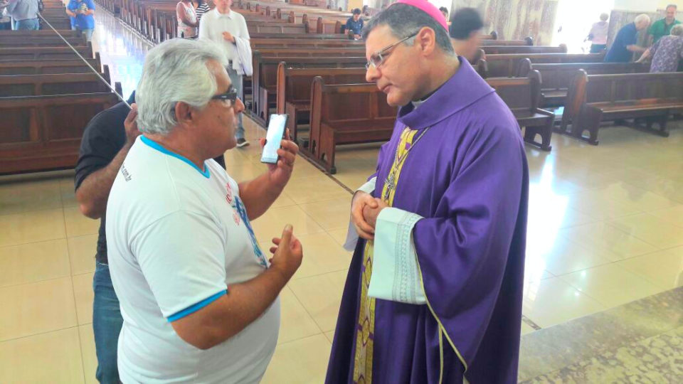 Dom Paulo Cezar concede entrevista para Rádio Educadora FM