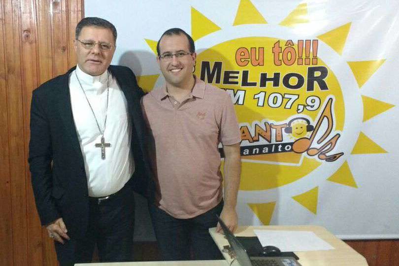 Dom Paulo participa de entrevista na rádio Encanto do Planalto