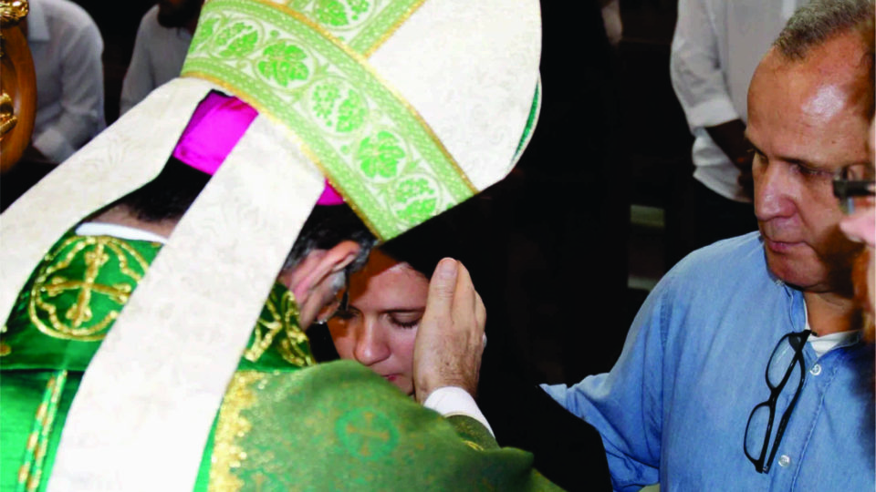 Dom Paulo Celebra Crisma na Catedral de São Carlos Borromeu