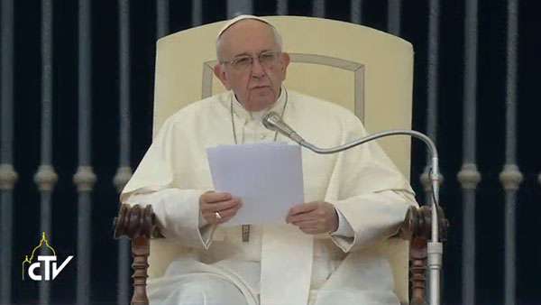 Diante da morte, conservar a chama da fé, indica Papa