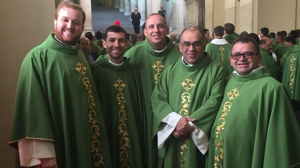 Padres da Diocese Participam em missa com Papa Francisco