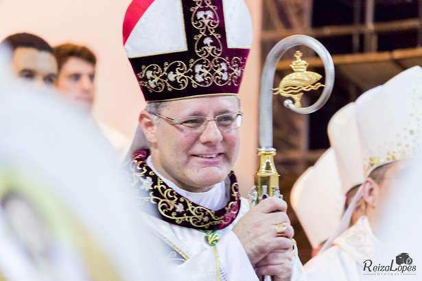 Dom Paulo Cezar recebe diversas congratulações pela passagem de seus 25 anos de Ordenação Sacerdotal