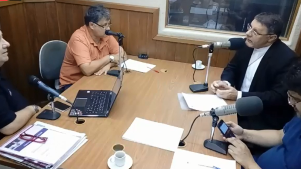 Bispo concede entrevista para Rádio Intersom FM de São Carlos