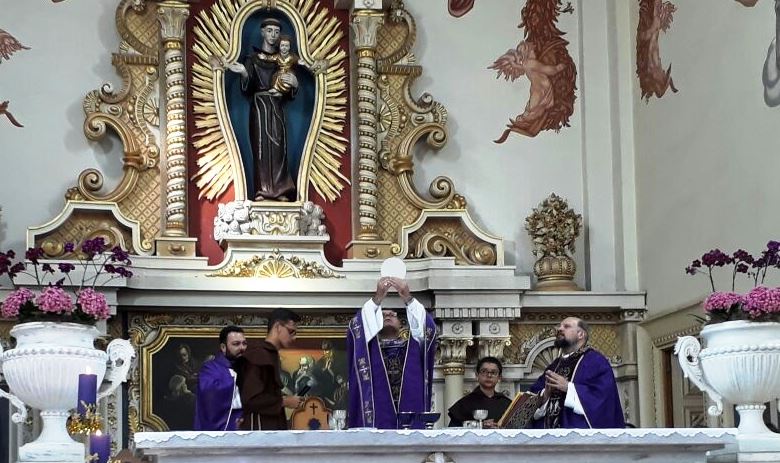 Dom Paulo Cezar celebra missa do quarto domingo do Advento em São Carlos