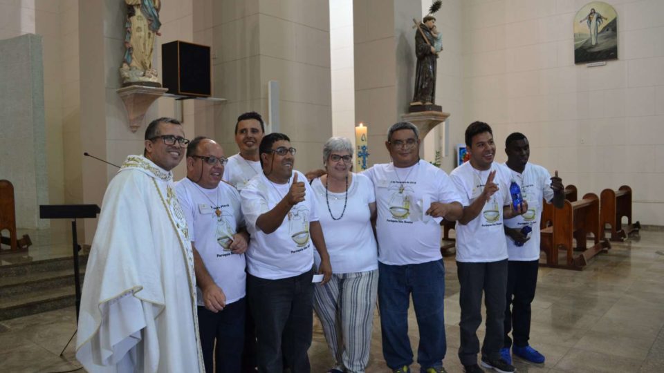 Paróquia São Bento realizou batismo de pessoas com deficiência