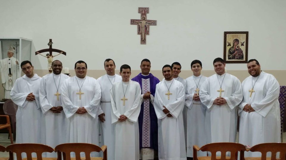 Seminaristas de Filosofia realizam missões populares em bairro de São Carlos