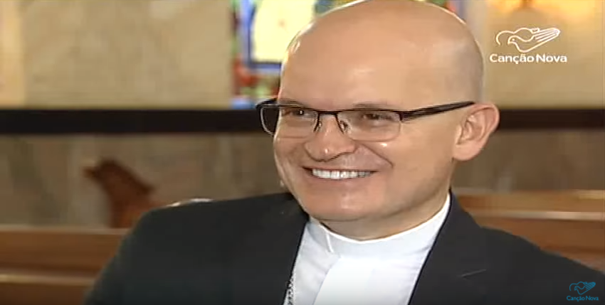 Monsenhor Eduardo Malaspina concede entrevista para TV Canção Nova