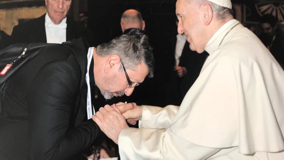 Padre Paulo Dalla Dea esteve com Papa Francisco em encontro dos Missionários da Misericórdia