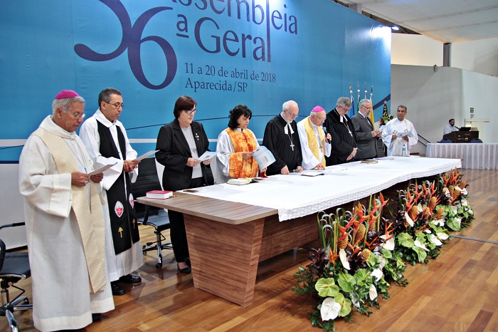 Celebração Ecumênica realizada no começo da noite da terça-feira, 17 de abril, na 56ª AG
