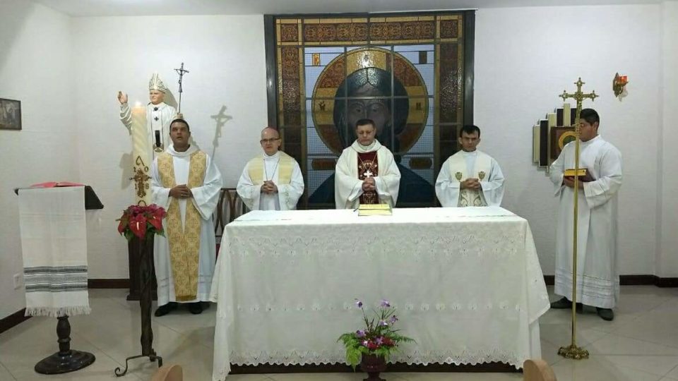 Dom Paulo Cezar e Monsenhor Eduardo Malaspina visitam Seminário de Filosofia