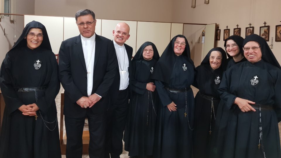 Dom Paulo Cezar e Dom Eduardo Malaspina visitam o Mosteiro São Paulo da Cruz