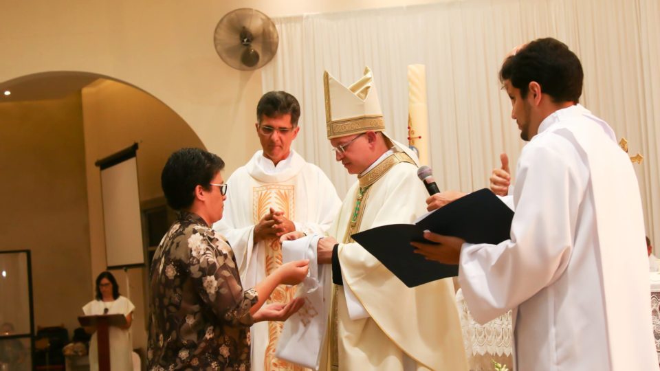 Padre José Mario é empossado na Paróquia Senhor Bom Jesus de Tapinas