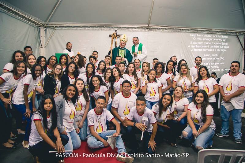 Na Paróquia Divino Espírito Santo em Matão 45 pessoas recebem o Sacramento da Crisma