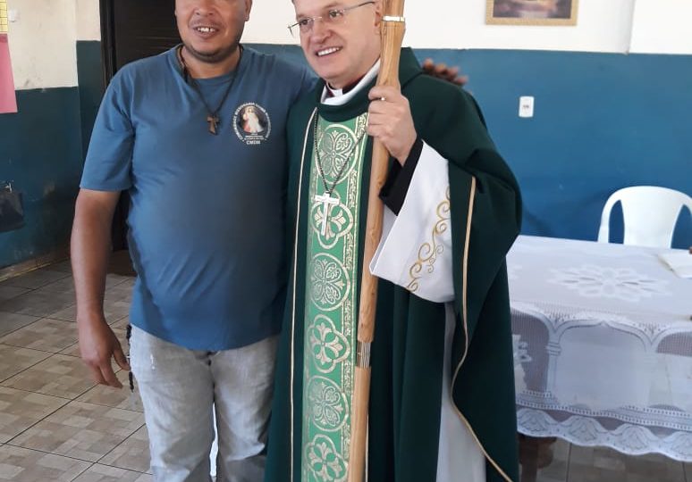 Dom Eduardo Malaspina Preside Missa na Casa da Comunidade Missionária Divina Misericórdia