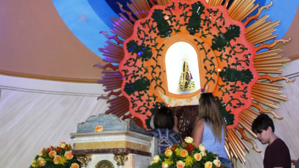 No dia dedicado a Nossa Senhora Aparecida da Babilônia milhares de devotos passaram pelo Santuário