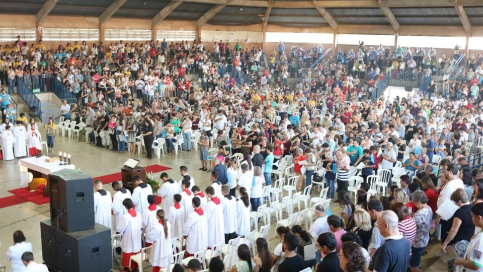 Dom Eduardo Malaspina preside Santa Missa do encerramento da Semana da Família