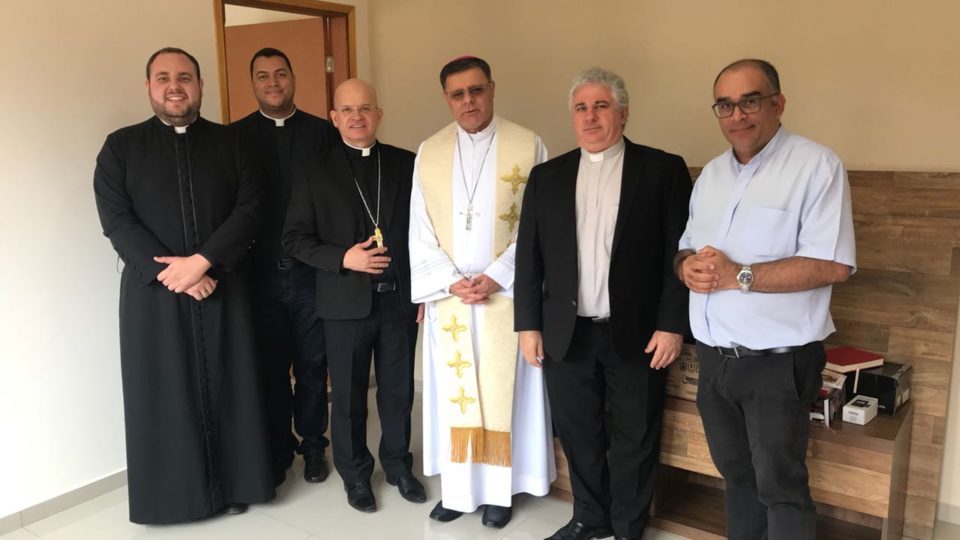 Bispos visitam Comunidade Sacerdotal Nossa Senhora de Guadalupe