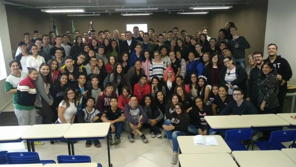 Bispo Diocesano visita Escola Técnica Estadual em Matão