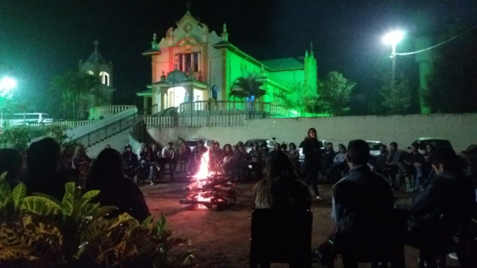 Paróquia Nossa Senhora do Carmo de São Carlos promove 1º Luau Universitário com presença de jovens nacionais e internacionais.