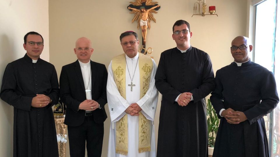Bispos visitam Comunidade Sacerdotal da Paróquia São Francisco de Assis