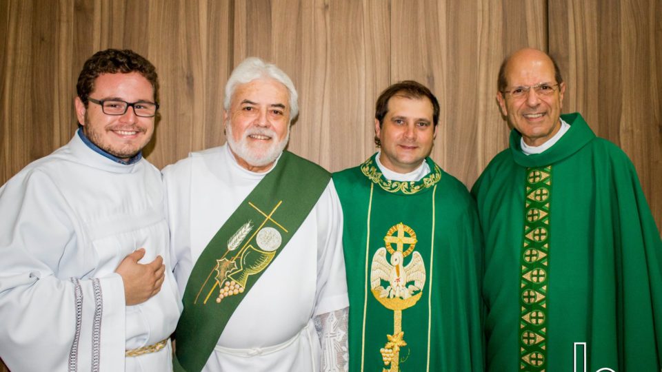 Apresentação e Acolhida do Vigário Paróquial Padre Renato Gonçalves na Paróquia Senhor Bom Jesus