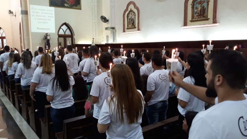 Bispo Diocesano preside Sacramento da Crisma em Itapuí