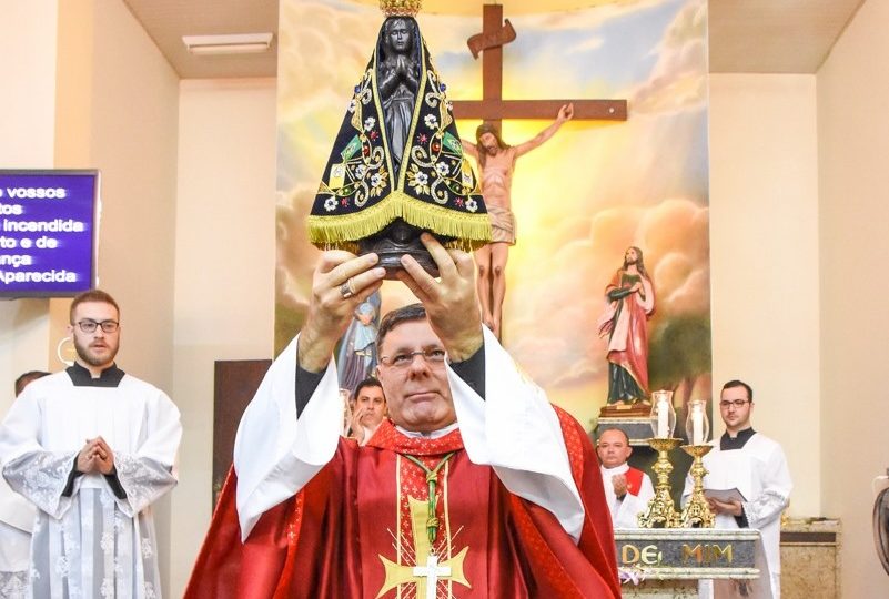 Dom Paulo Cezar presidiu a abertura da Novena da Padroeira do Brasil em Borborema