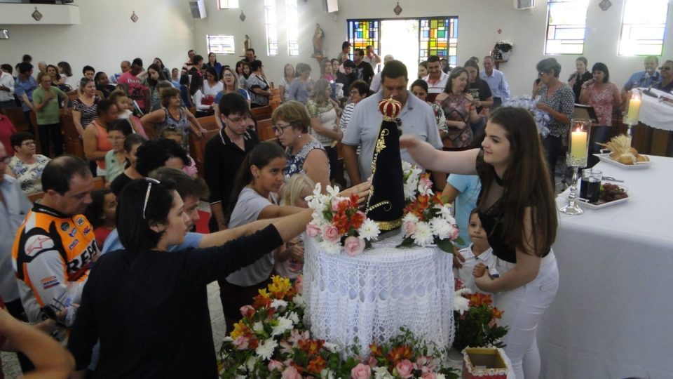 Paróquia Divino Espírito Santo celebrou o Dia da Padroeira do Brasil
