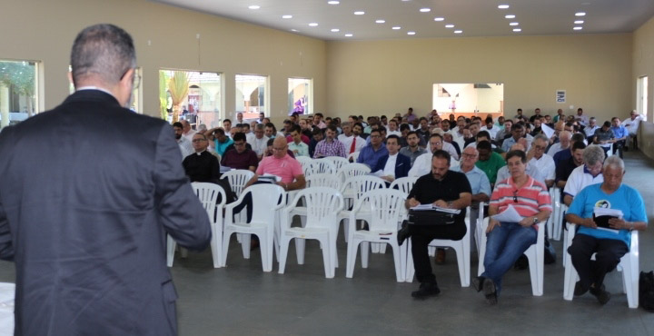 Coordenador Diocesano de Pastoral apresenta Cronograma do Ano Missionário Diocesano