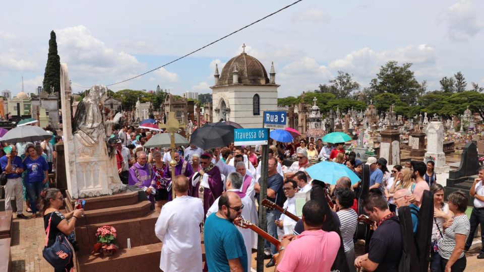 Bispo Diocesano preside celebração em Dia de Finados