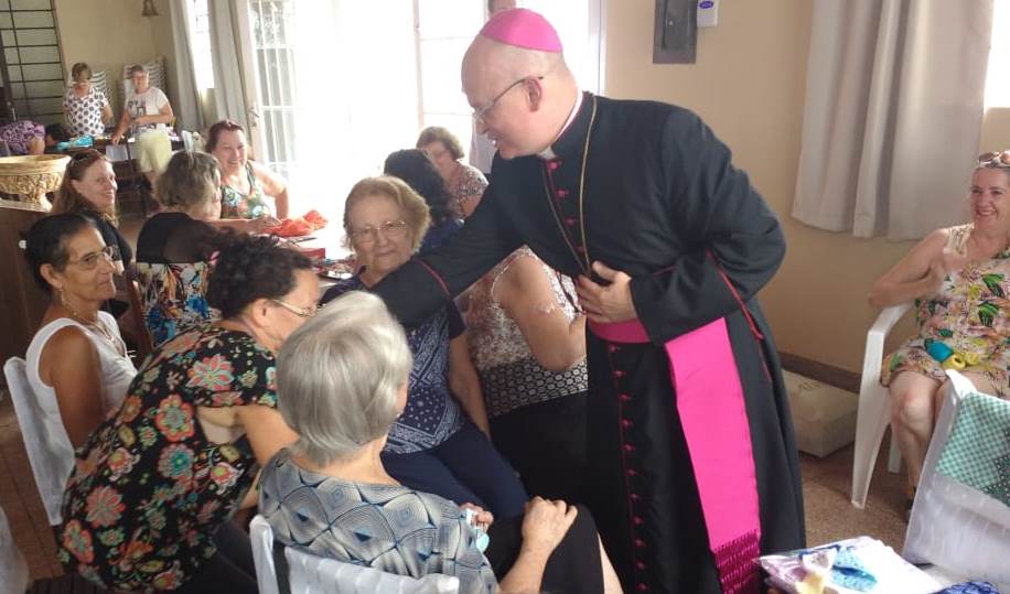 Dom Eduardo visita Irmandade de Santo Antônio