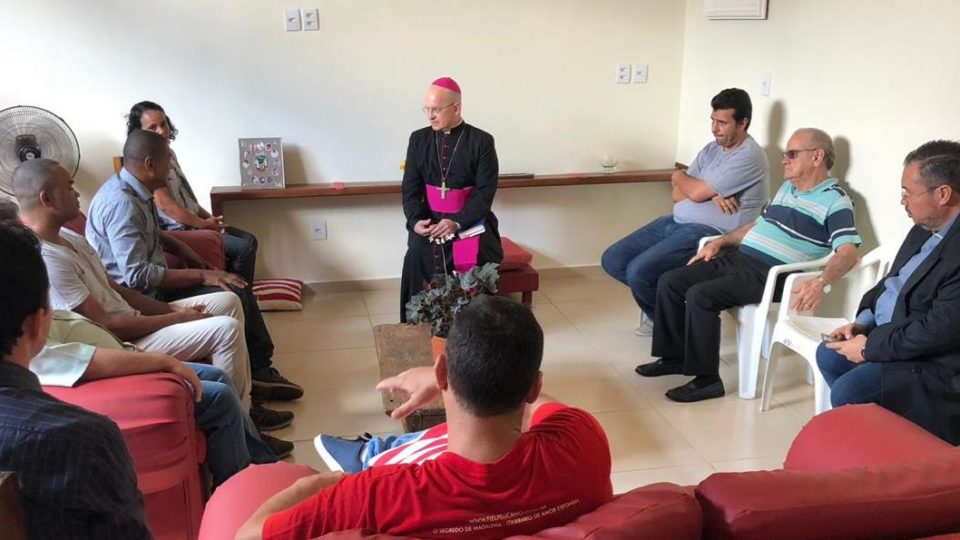 Bispo Auxiliar visita Comunidade Corpo Profético