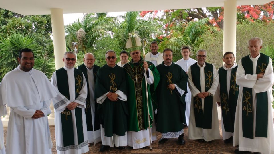 Dom Paulo preside Santa Missa na Abadia de São Norberto