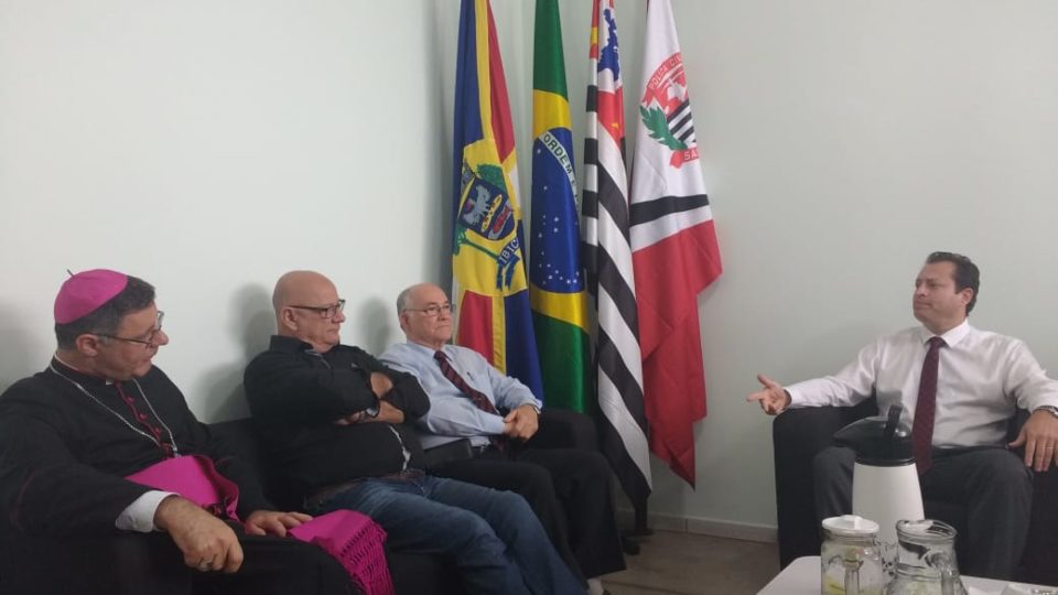 Bispo Diocesano visita Delegacia de Jaú